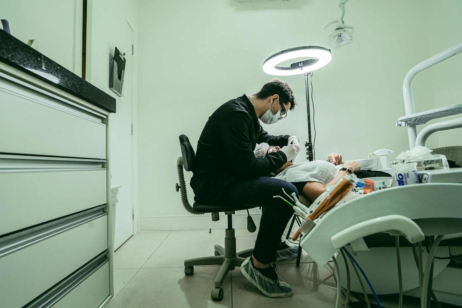 SolSmile Lounge | Emergency Dentist in Tampa: What to Do Before You Get to the Office