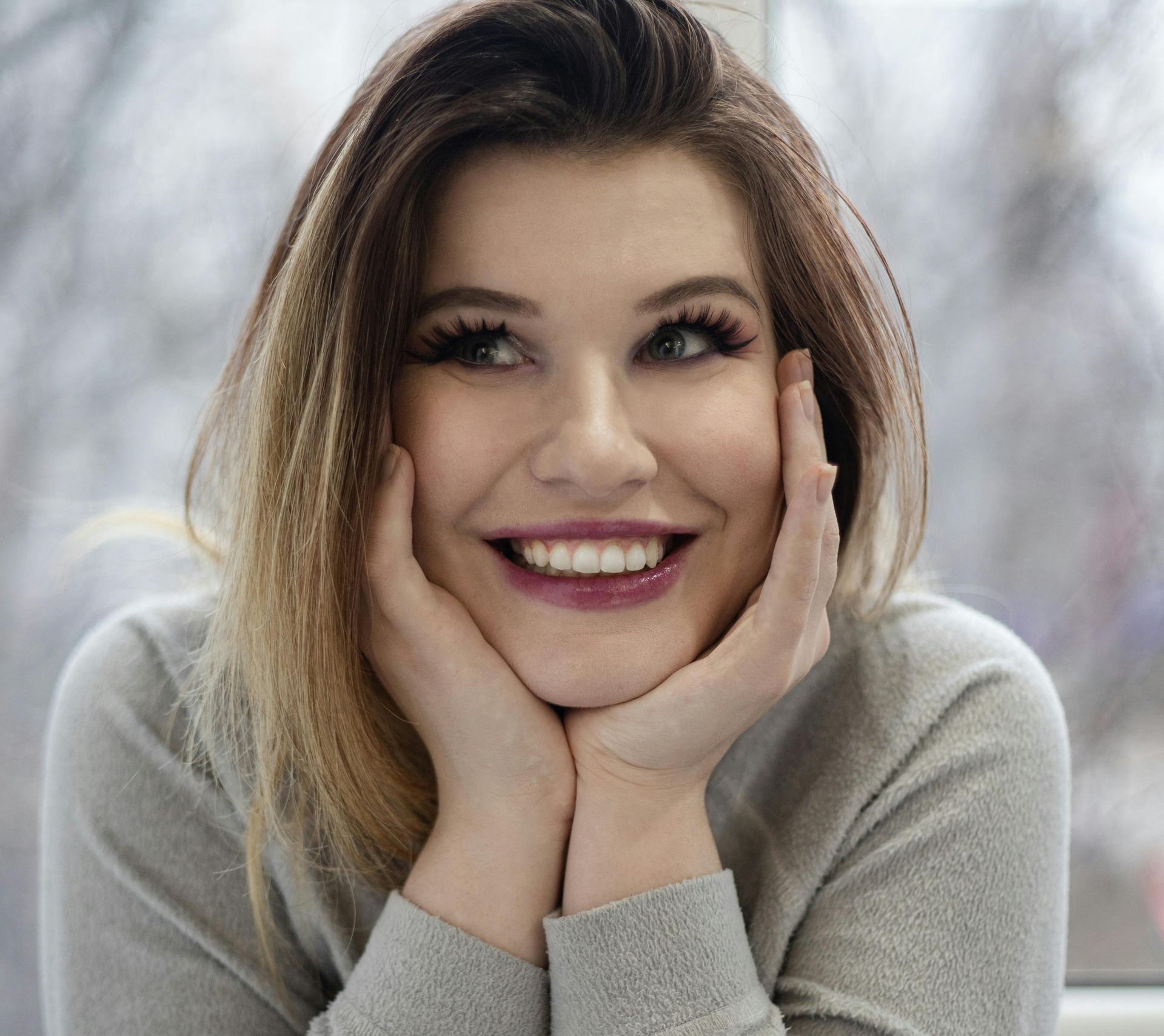 SolSmile Lounge | Holiday Smile Glow-Up: Whiten and Brighten Before the Holidays